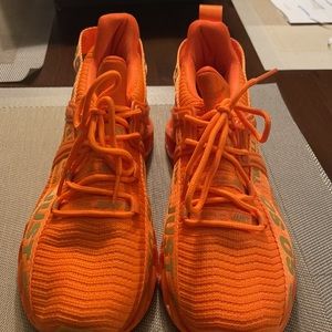 Women’s Just SoSo sneaker